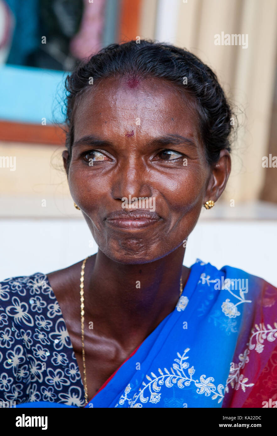 Dark skinned indian hi-res stock photography and images - Alamy