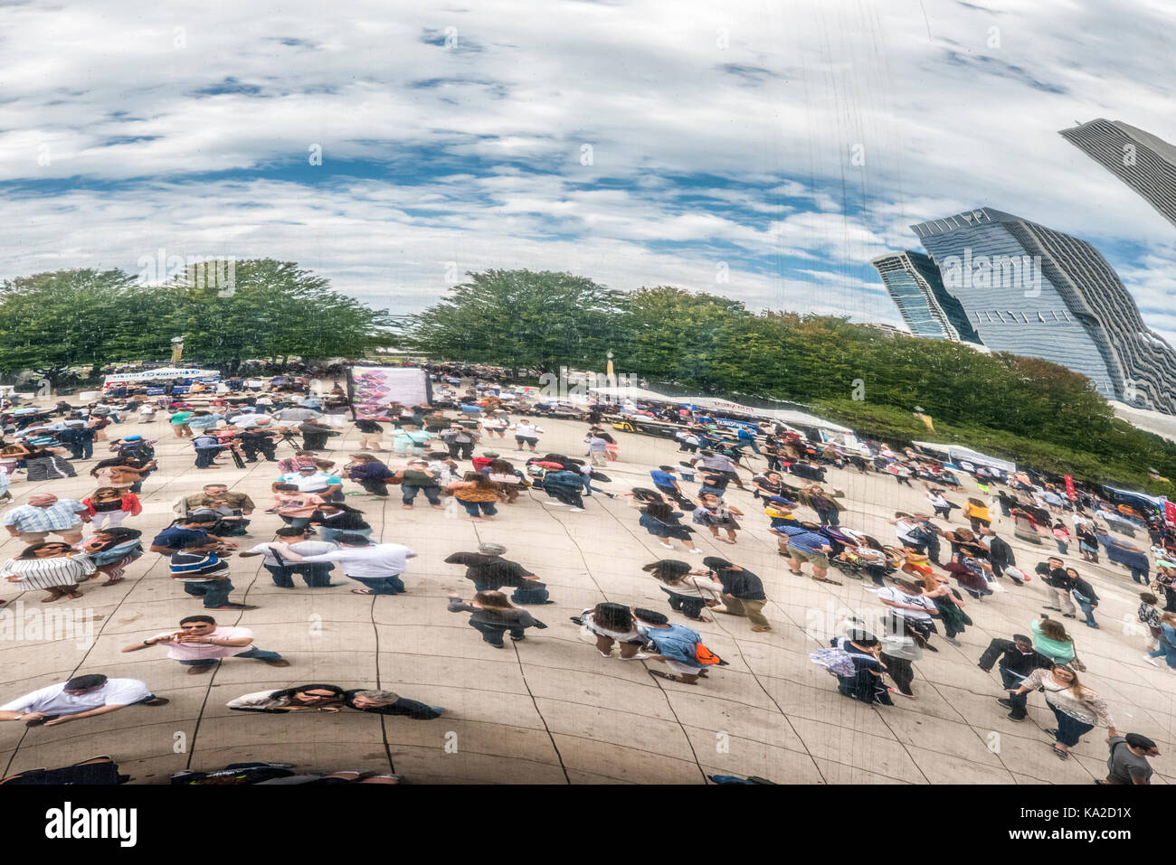 Chicago, street scenes in Chicago's Millenium Park with the Silver Bean