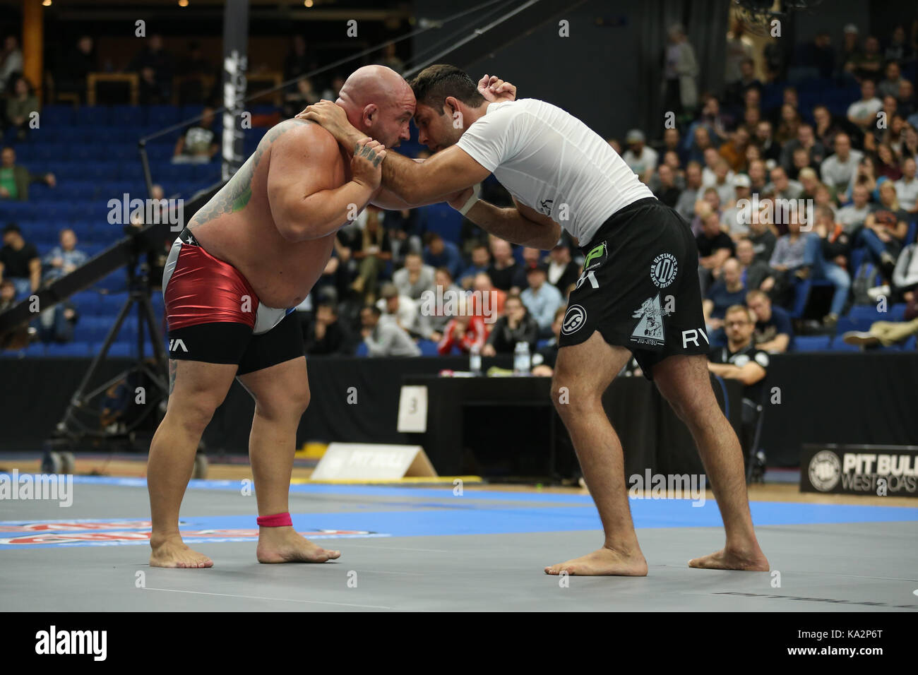 Submission grappling tournament hires stock photography and images Alamy