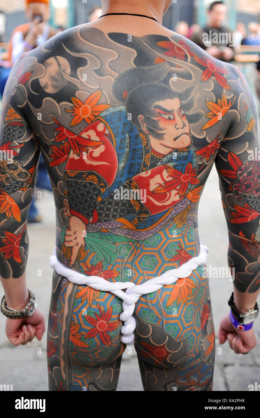 Aggregate more than 157 tattoo suit latest