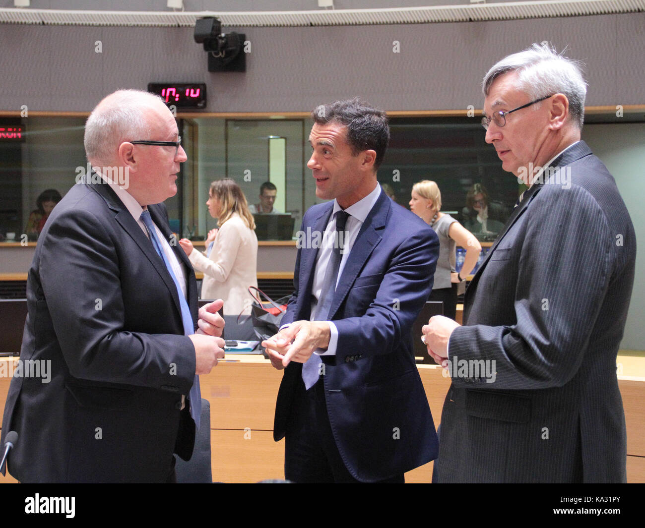 Brussels, Belgium, 25th September EU Ministers of Foreign and European Affairs meet in Brussels to start the preparation of the October European Council and to discuss the Commission's letter of intent on its work programme for 2018. Frans Timmermans European Commissioner fort Better Regulation and Sandro Gozi State Secretary for European Affairs of Italy Credit: Leo Cavallo/Alamy Live News Stock Photo