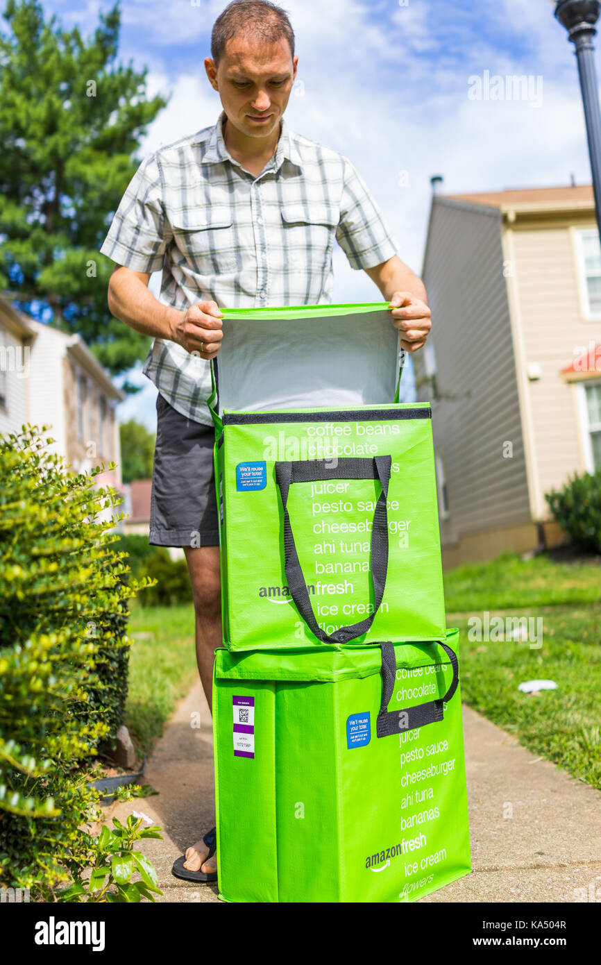 Fairfax, USA September 12, 2017 Amazon Fresh insulated grocery