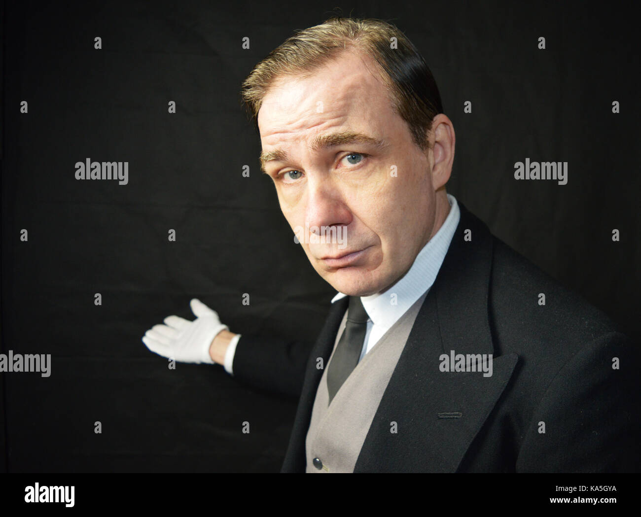 Jeeves butler hi res stock photography and images Alamy