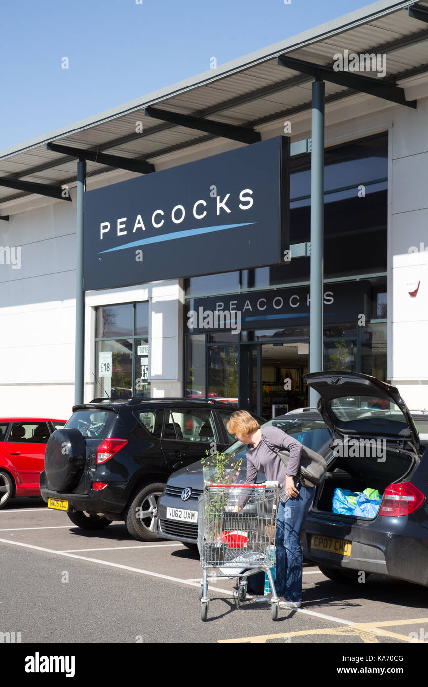 Peacocks store, Cirencester Retail Park GL7 1PT Stock Photo
