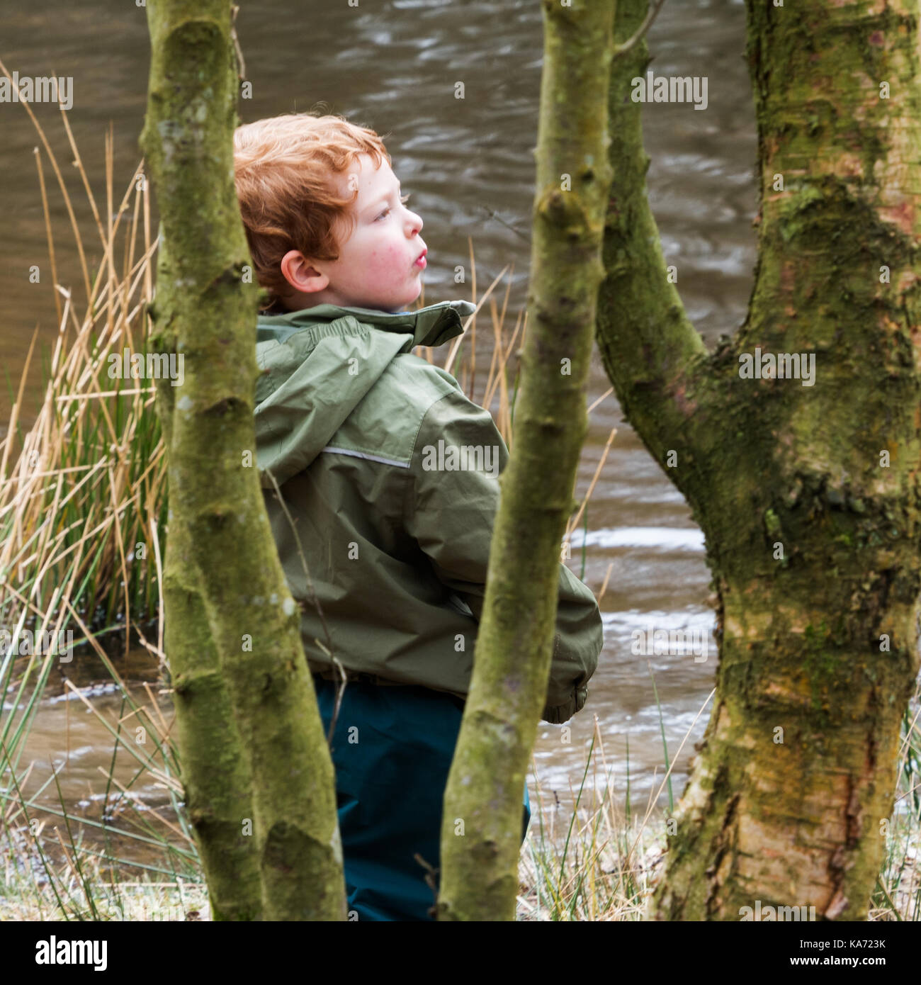 Kids adventuring hi-res stock photography and images - Alamy