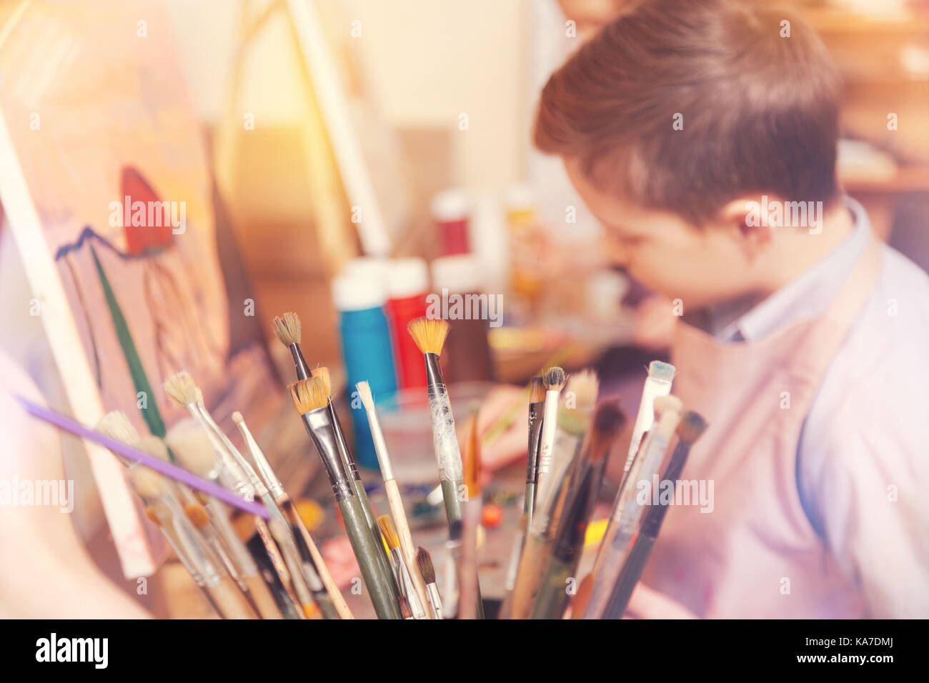 Teenager painting art hi-res stock photography and images - Alamy