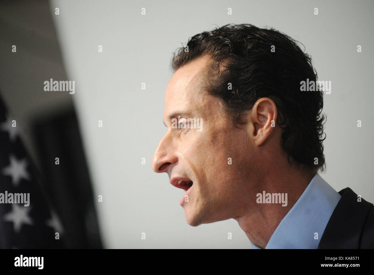 File Photo Us Rep Anthony Weiner D Ny Announces His Resignation Ten Days After The 1135