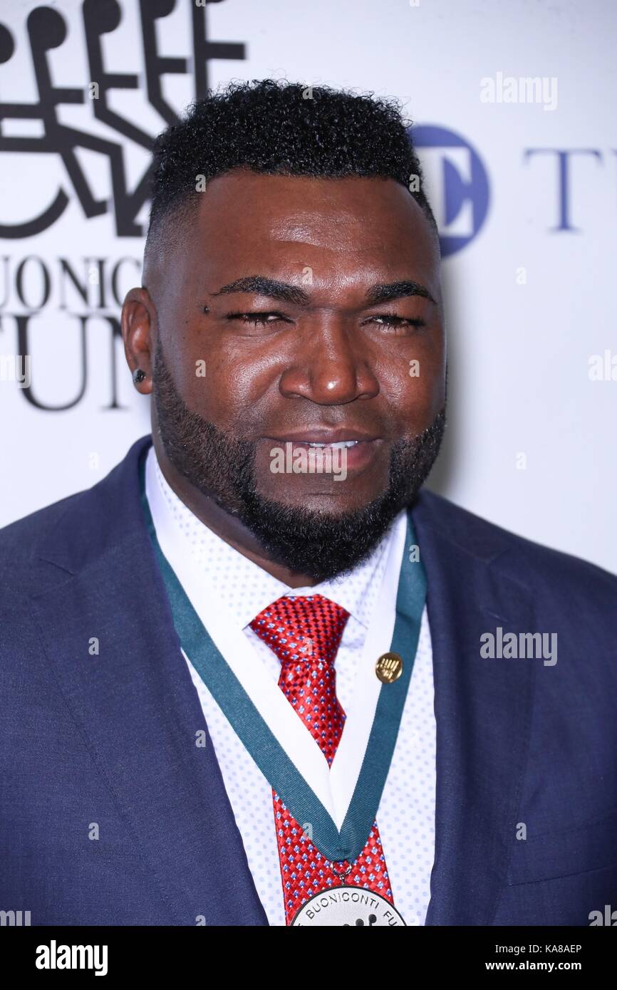 New York, NY, USA. 25th Sep, 2017. David Ortiz at arrivals for 32nd Annual Great Sports Legends Dinner Hosted by The Buoniconti Fund to Cure Paralysis, New York Hilton Midtown, New York, NY September 25, 2017. Credit: John Nacion/Everett Collection/Alamy Live News Stock Photo