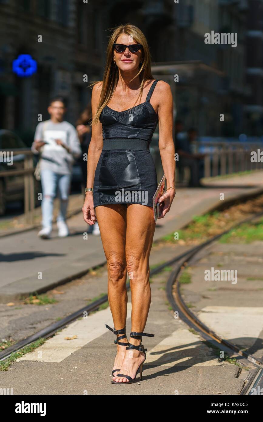 Anna Dello Russo, Editor of Vogue Japan, posing outside of the Dolce & Gabbana runway show during Milan Fashion Week - Sept 24, 2017 - Photo: Runway Manhattan/Grace Lunn ***For Editorial Use Only*** | Verwendung weltweit Stock Photo