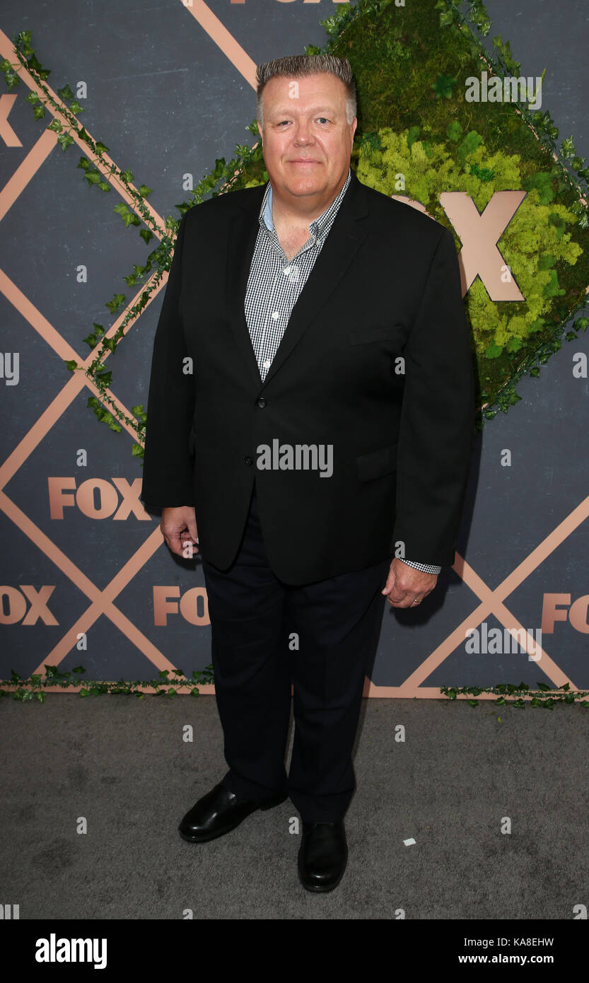 joel mckinnon net worth - Ilustrasi 3