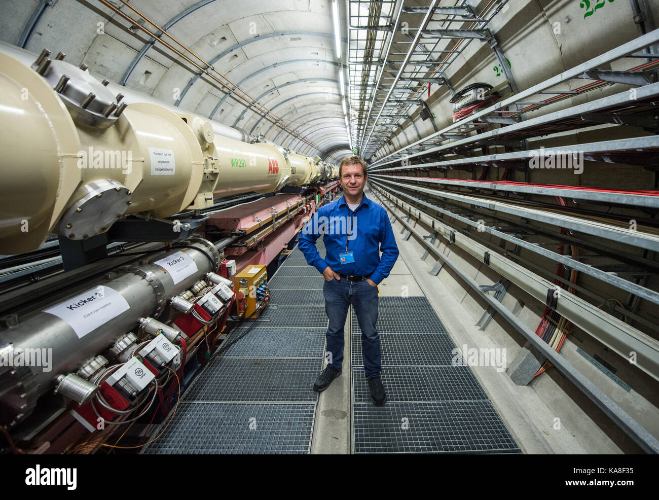 Hamburg, Germany. 13th Sep, 2017. Thomas Zoufal, a spokesperson of the  Deutschen Elektronen-Synchrotron (Desy) (lit. German Electron Synchrotron),  stands in a tunnel of the Hadron-Elektron-Ring-Anlage (Hera) (lit.  Hadron-Electron-Ring-Plant) at the ...