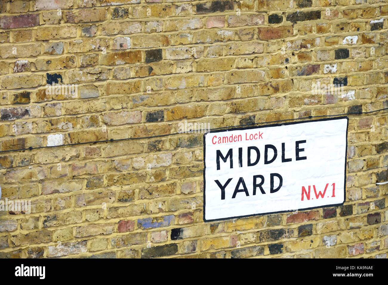 Street sign for Middle Yard Camden Stock Photo - Alamy