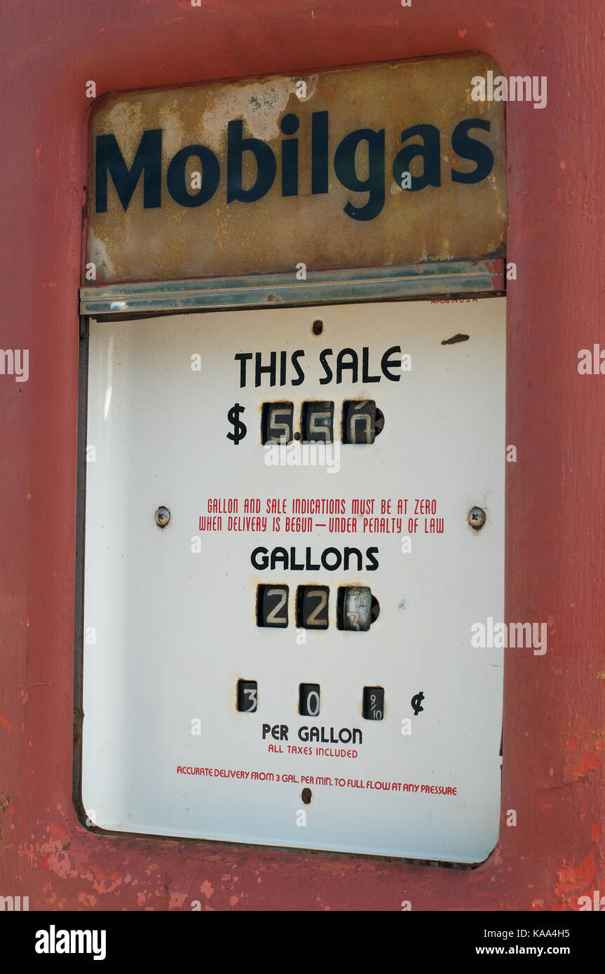 Classic fuel pump on Route 66 at Cuba, Missouri, USA Stock Photo Alamy