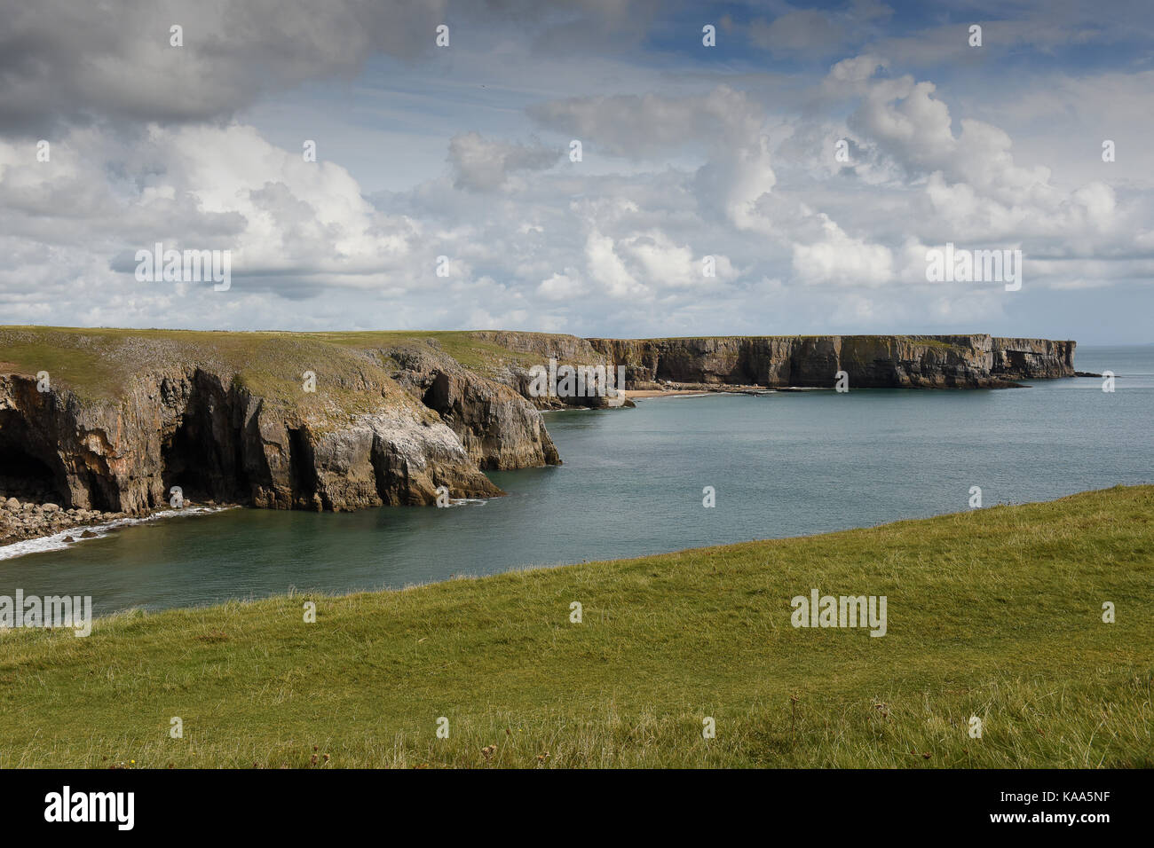 Pembrokeshire coastal walks hi-res stock photography and images - Alamy