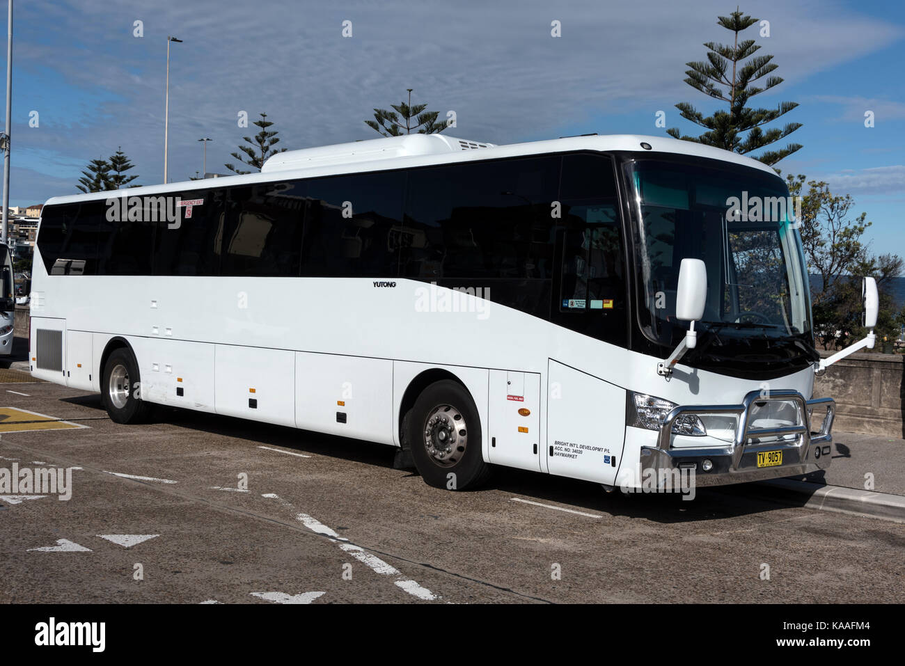 A Chinese produced tourist coach made by Yutong , a bus manufacturer at  Bondi Beach in New South Wales, Australia Stock Photo - Alamy