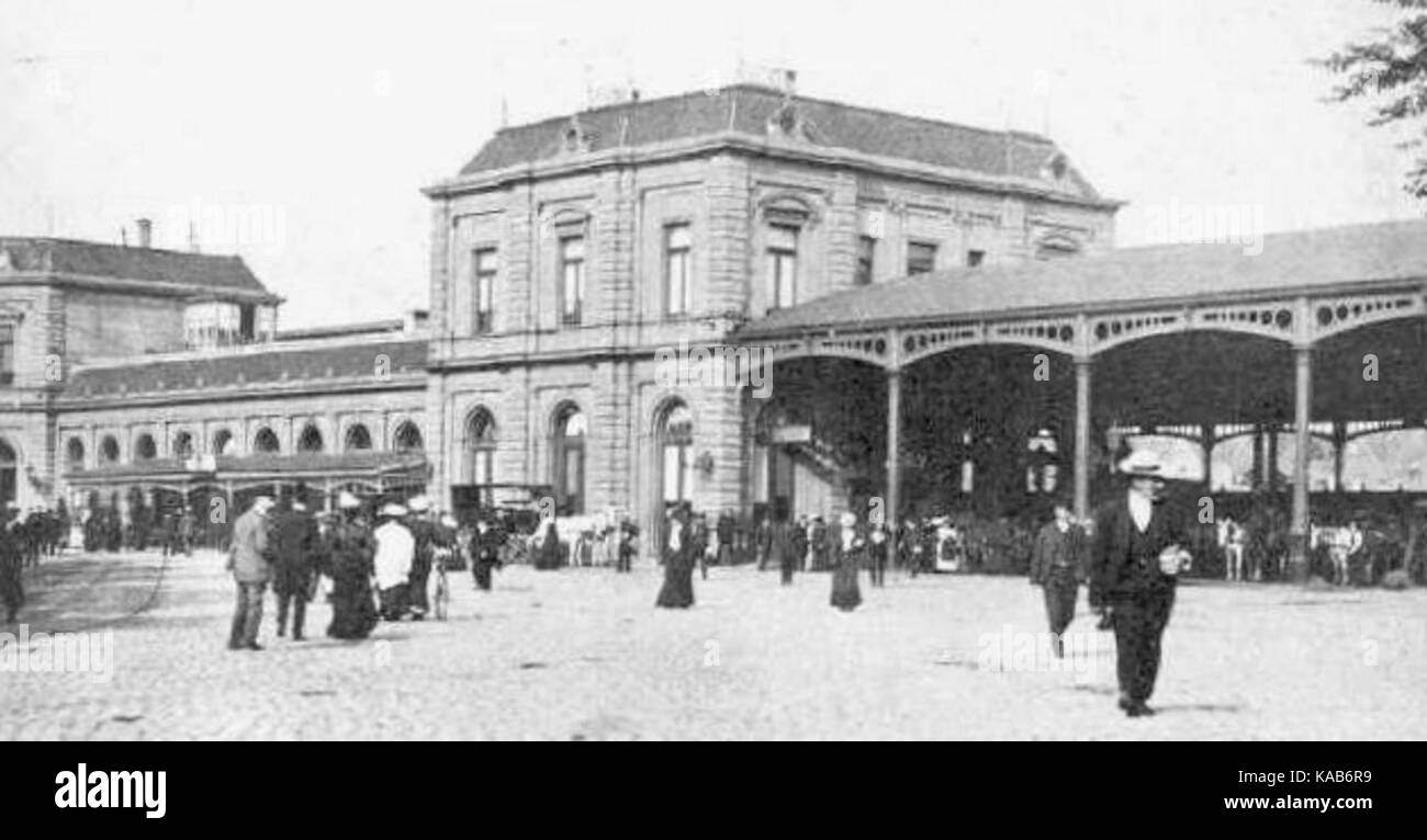 Rotterdam railway station Black and White Stock Photos & Images - Alamy