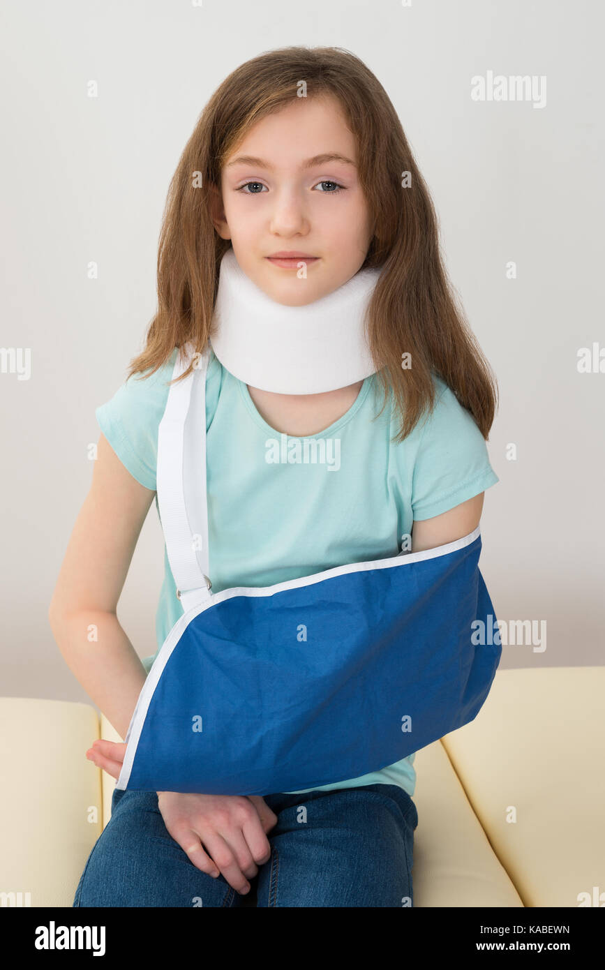 Child broken arm hospital hires stock photography and images Alamy