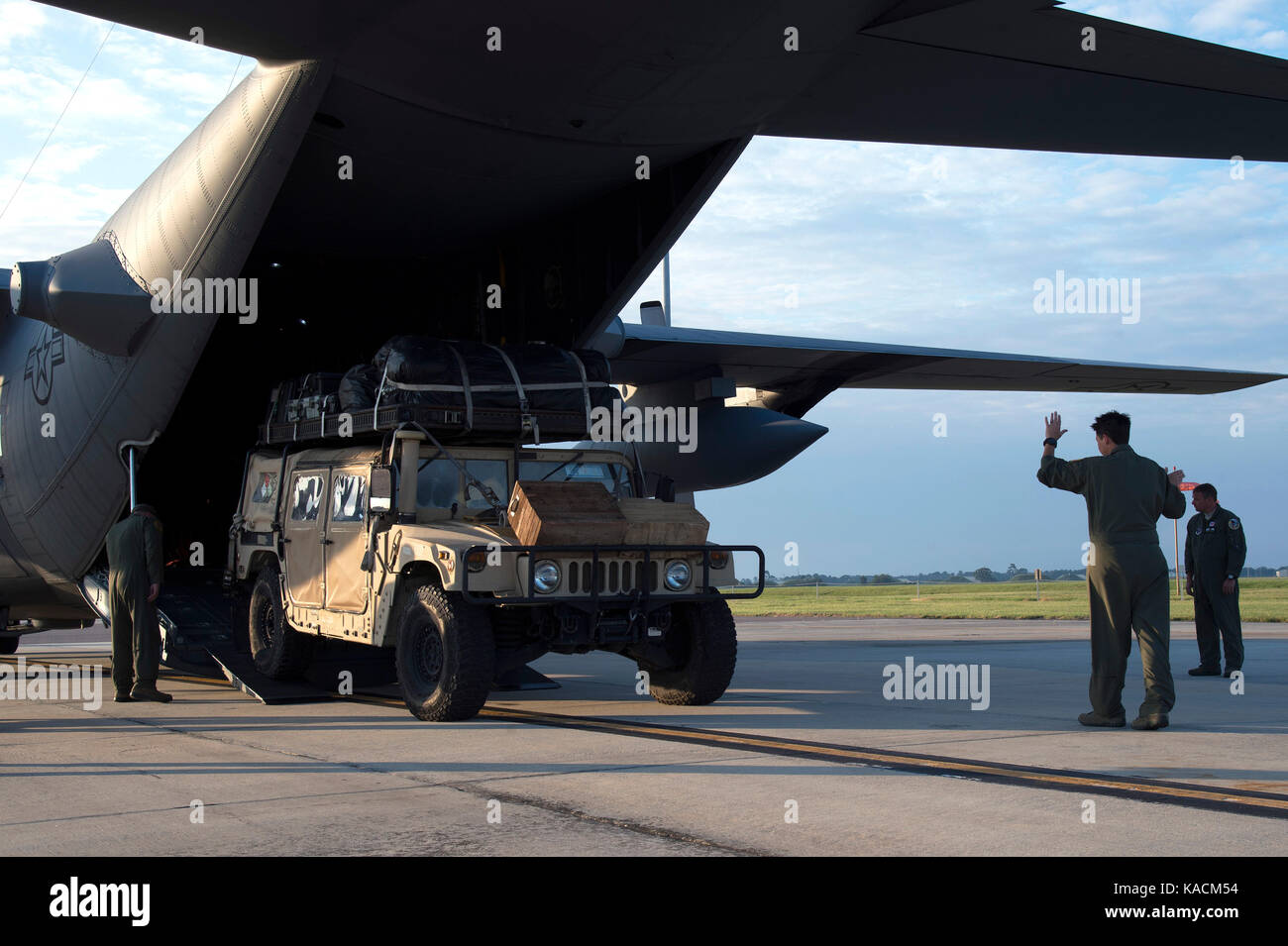 Humvees Hi Res Stock Photography And Images Alamy Humvees Hi Res Stock Photography And Images Alamy