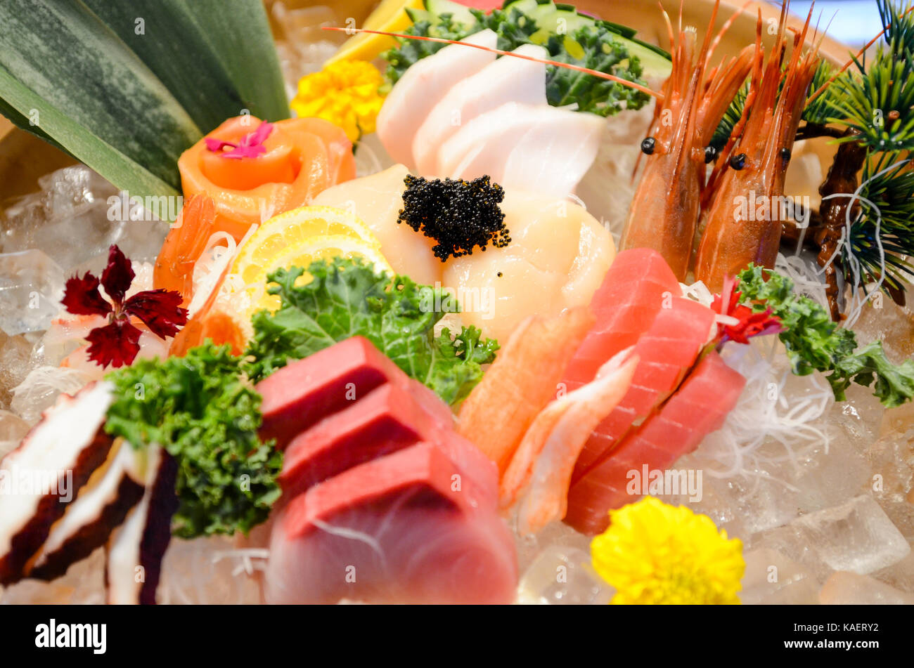 Sashimi Matsu in big Bowl Stock Photo Alamy