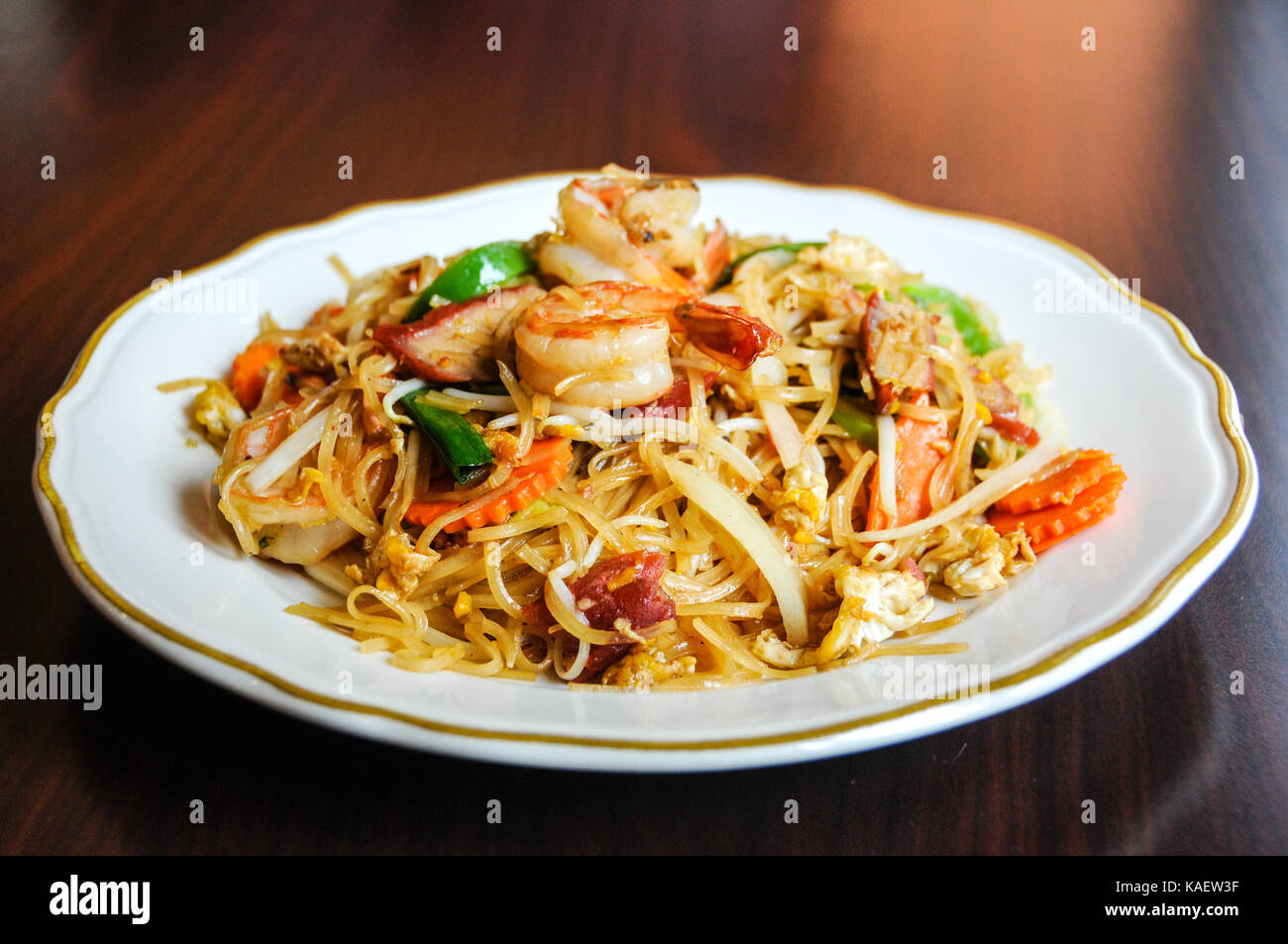 StirFried Noodles, Thin rice noodles with shrimp, BBQ pork, bell