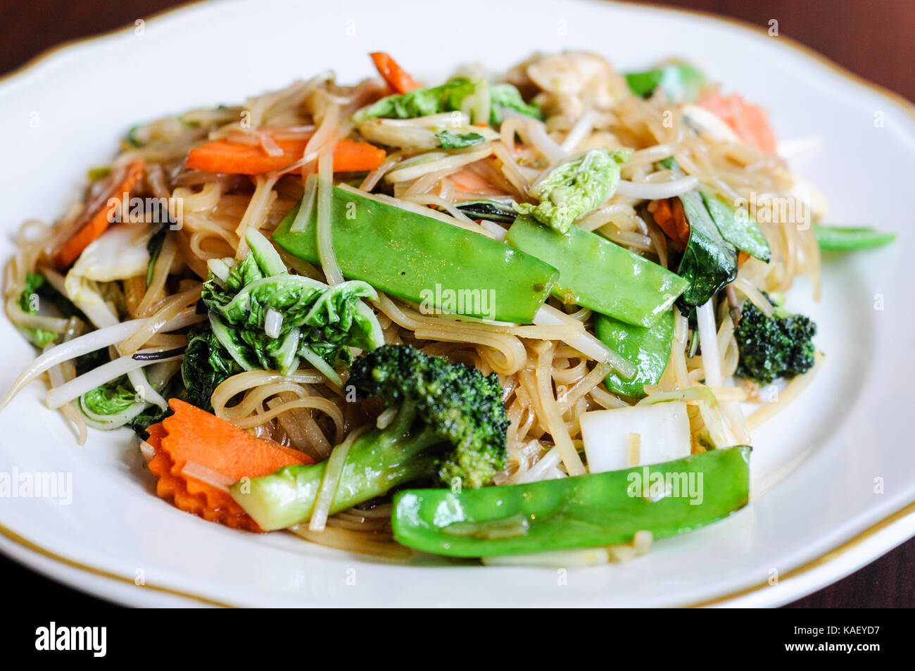 Veggie Noodle Stir fried Thin Rice Noodles Bean Sprouts Broccoli veggie-noodle-stir-fried-thin-rice-noodles-bean-sprouts-broccoli