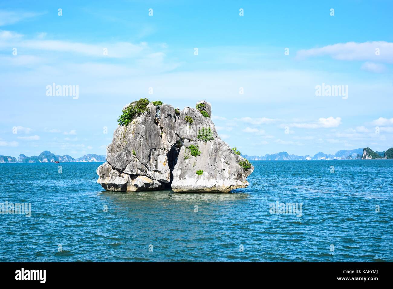 Limestone rocks in Halong Bay, Vietnam Stock Photo - Alamy