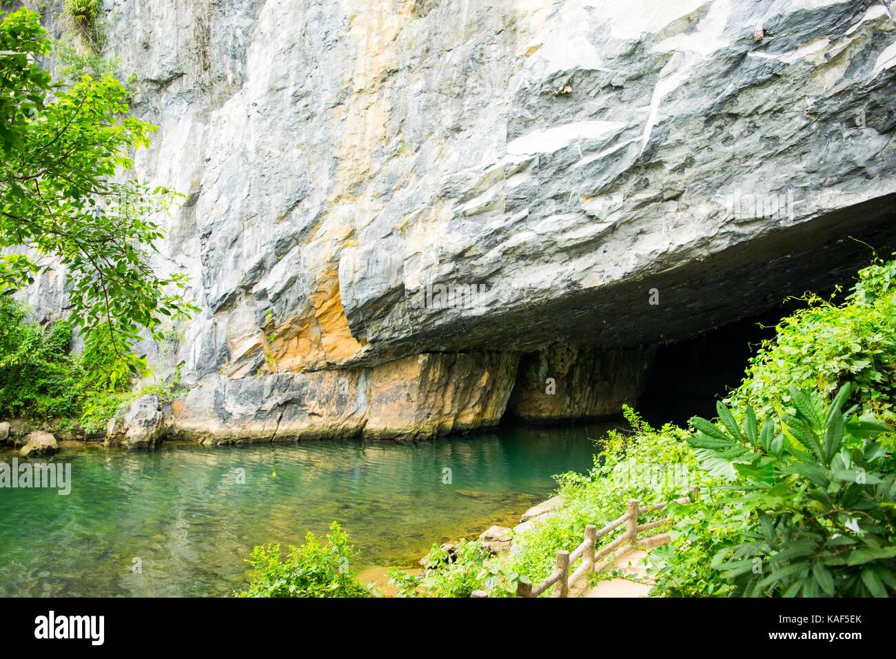 Entrance to Phong Nha Ke Bang Underground River, Caves, Limestone and Karsts Formations (UNESCO World Heritage Site) - Quang Binh, Vietnam Stock Photo