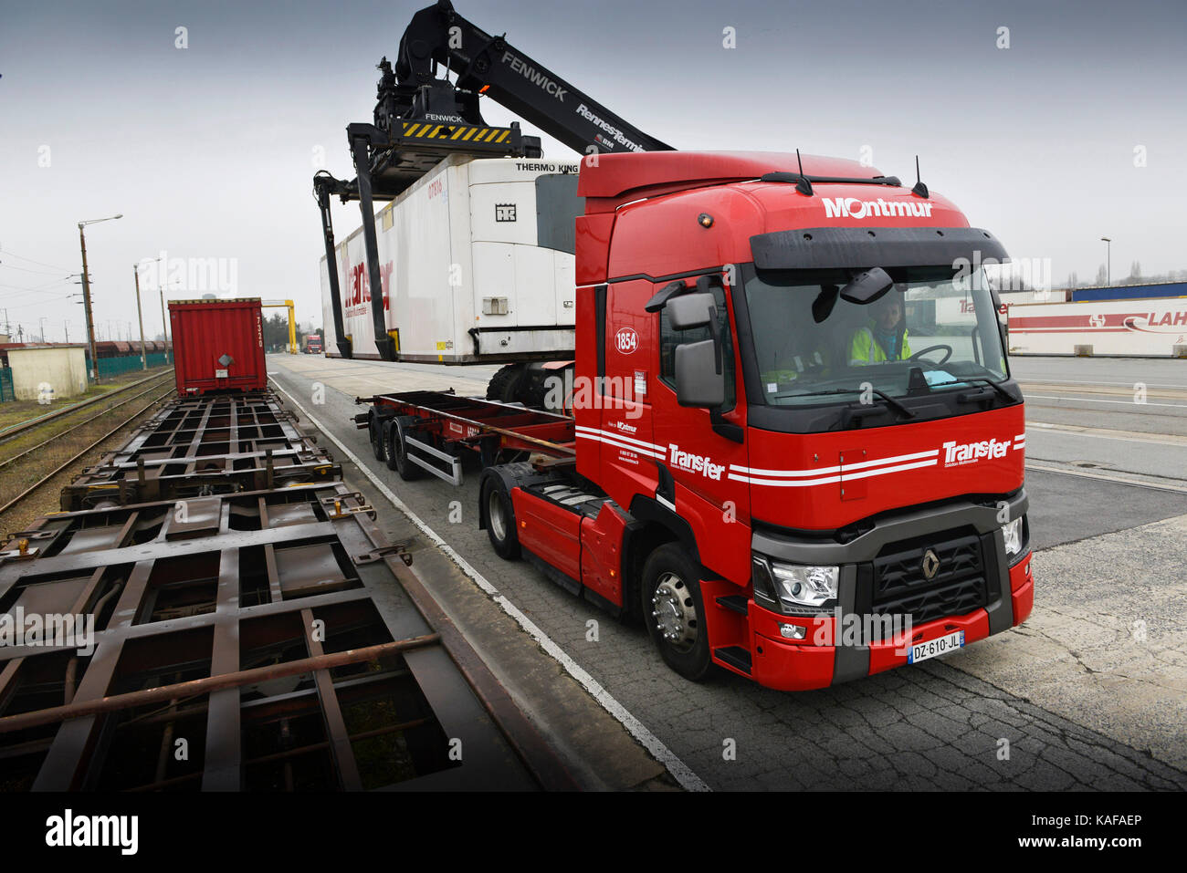 rail-road combined transport, railroad terminal of Rennes, run by  Trans-fer. Freight unloading, Trans-fer truck *** Local Caption *** Stock  Photo - Alamy