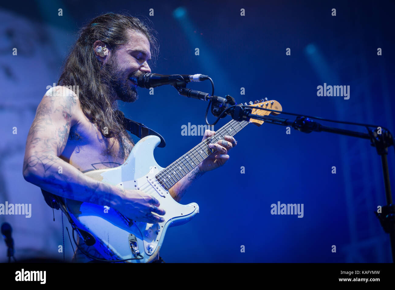 Biffy clyro lead singer simon neil performs hi-res stock photography ...