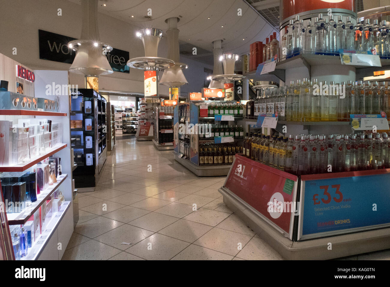 World Duty Free London Gatwick Stock Photo Alamy