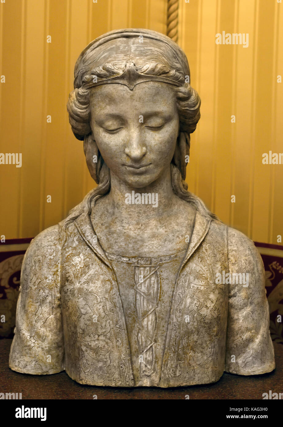 Busto di Giovane Donna by Giovanni Bastiani 1830-1868 Italia - Bust of Young Woman by Giovanni Bastiani 1830-1868 Italy Stock Photo