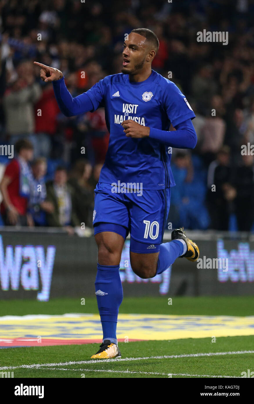 Cardiff back on top as Kenneth Zohore's double takes Leeds down a