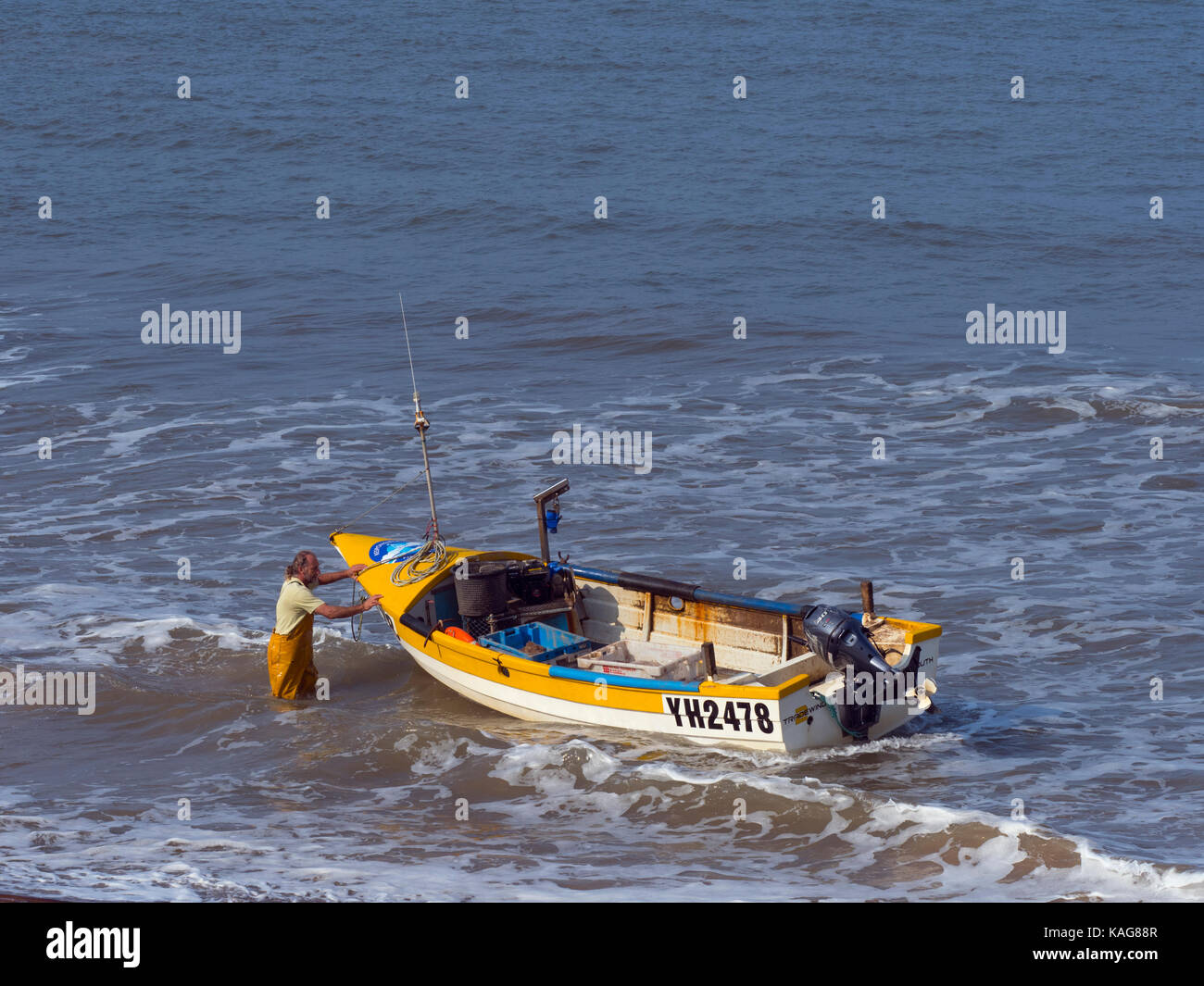 Crab fishermen landing boat at Sheringham Norfolk Stock Photo Alamy
