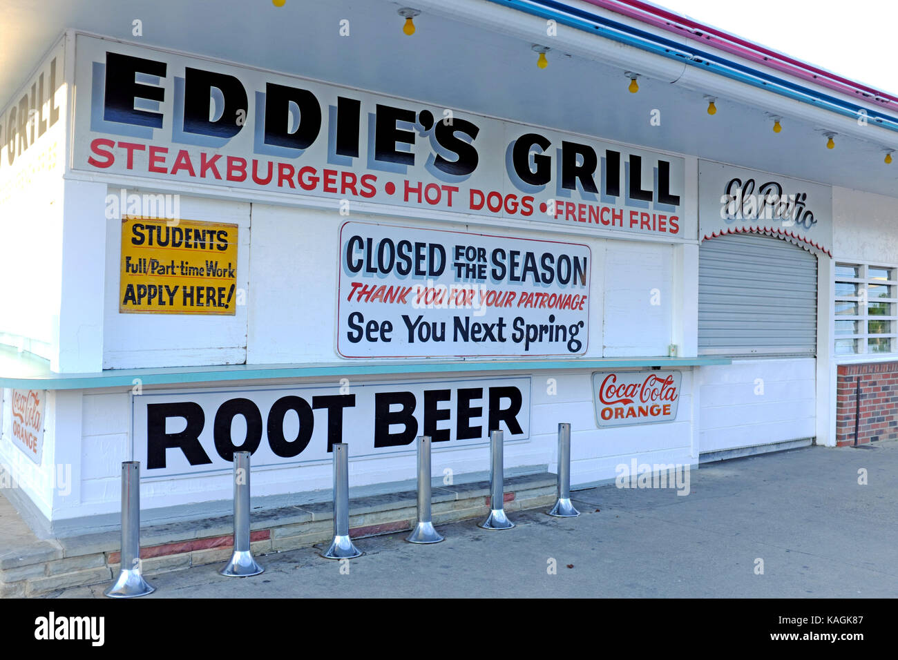Eddie's Grill has been a fixture of the Geneva-on-the-Lake strip since 1950 attracting diners and summer visitors to Ohio's first summer resort town. Stock Photo