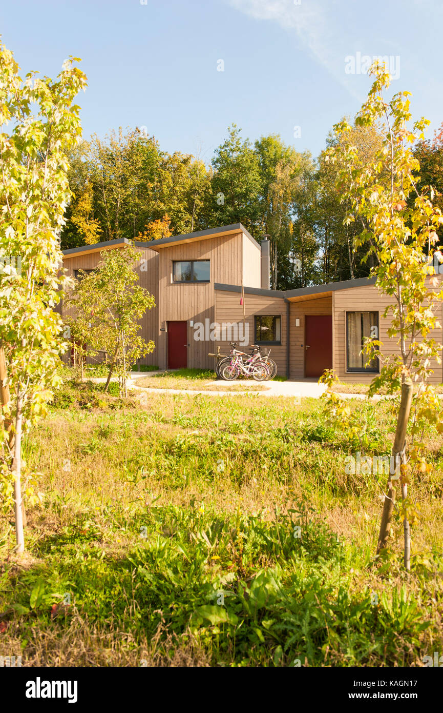Stunning Accommodating Apartment In Nature image