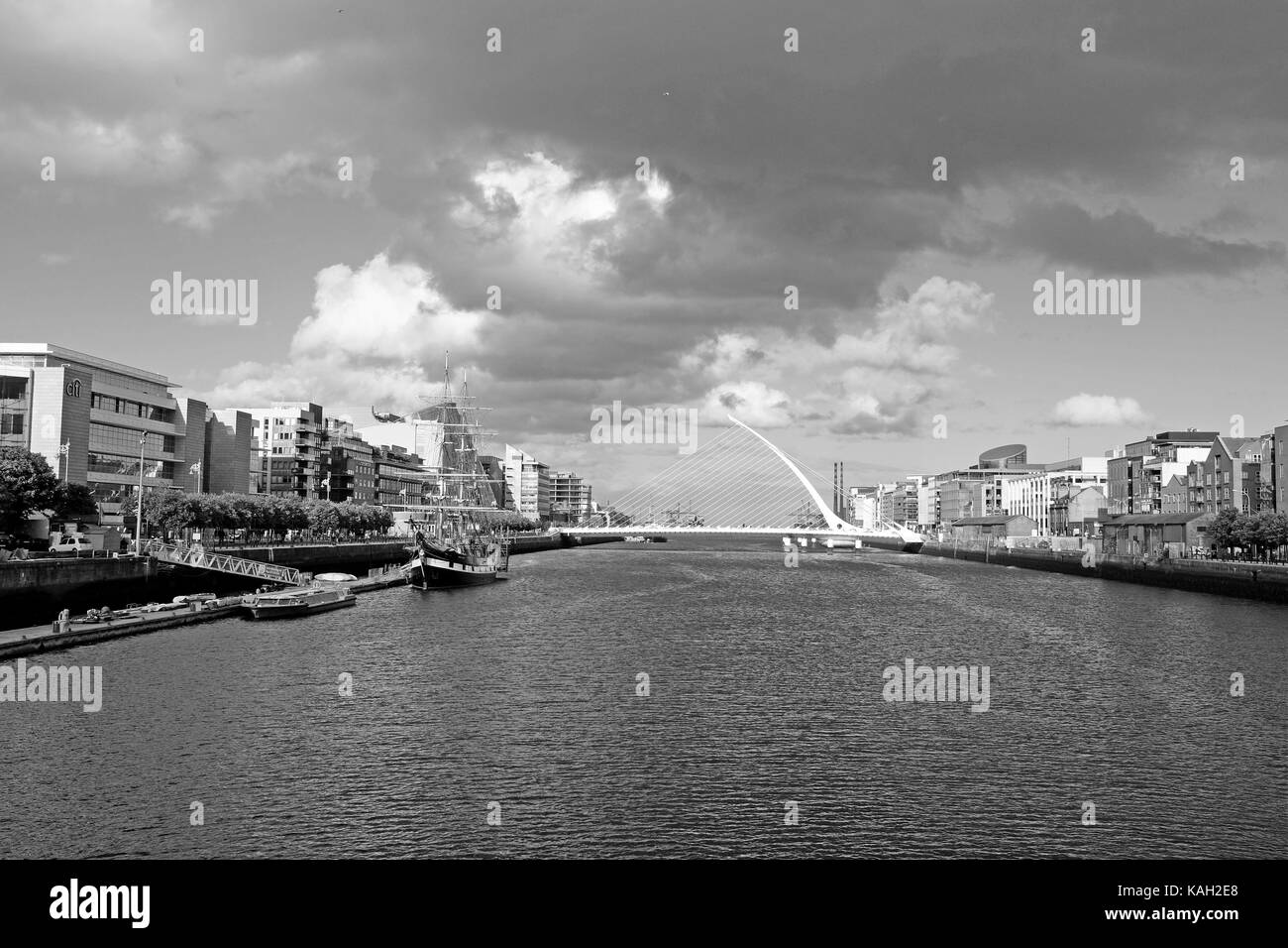 Since 2009 the Samuel Beckett Bridge has crossed the River Liffey connecting Sir John Rogerson's Quay with the North Wall Quay in Dublin, Ireland. Stock Photo