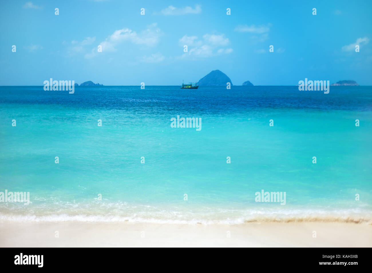 Beautiful tropical beach and sea Stock Photo