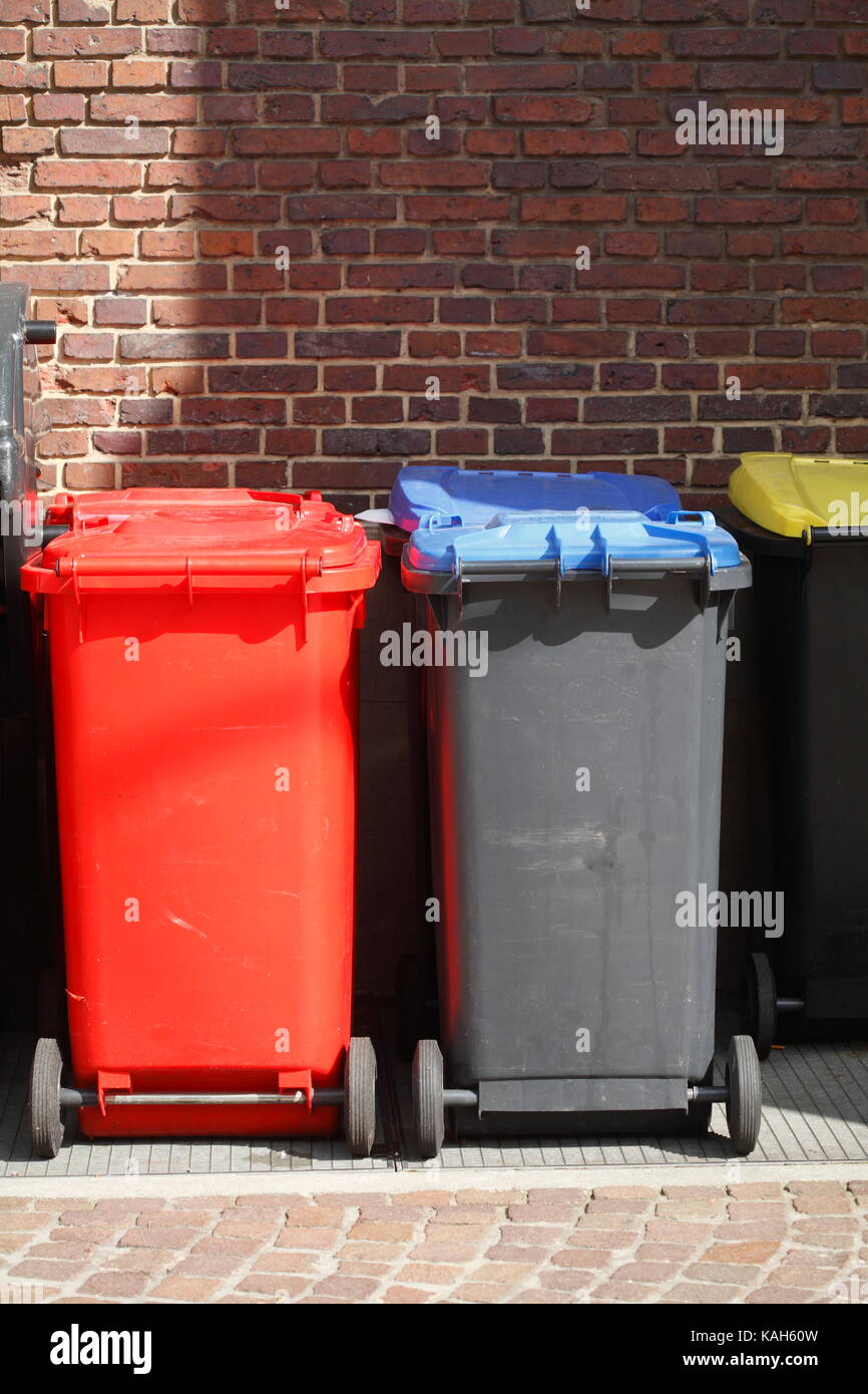 Blue recycling bin hi-res stock photography and images - Alamy