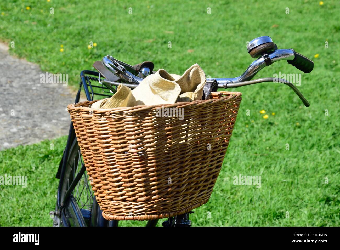 Vintage bicycle basket Stock Photo Alamy