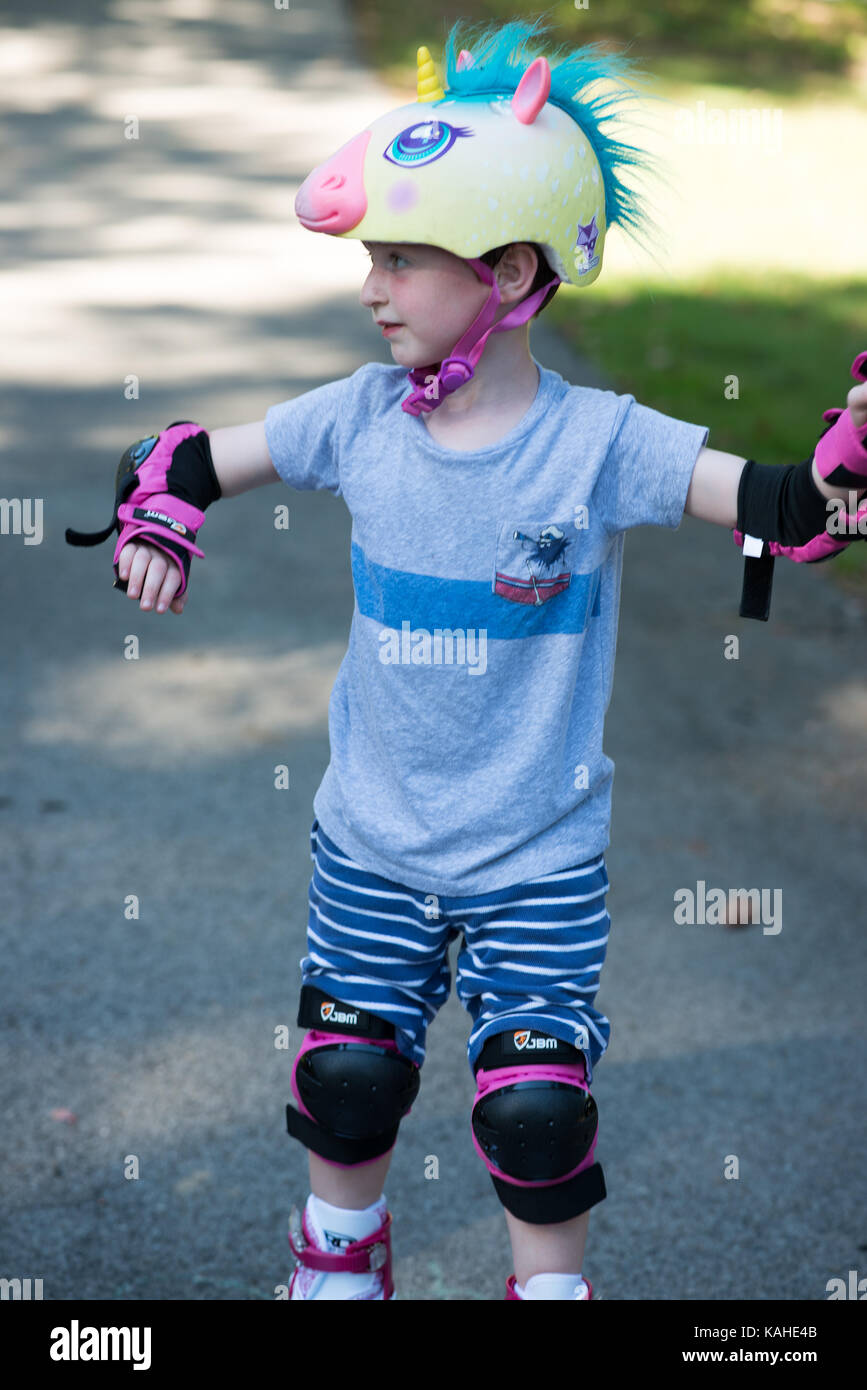 Helmet and knee pads hotsell