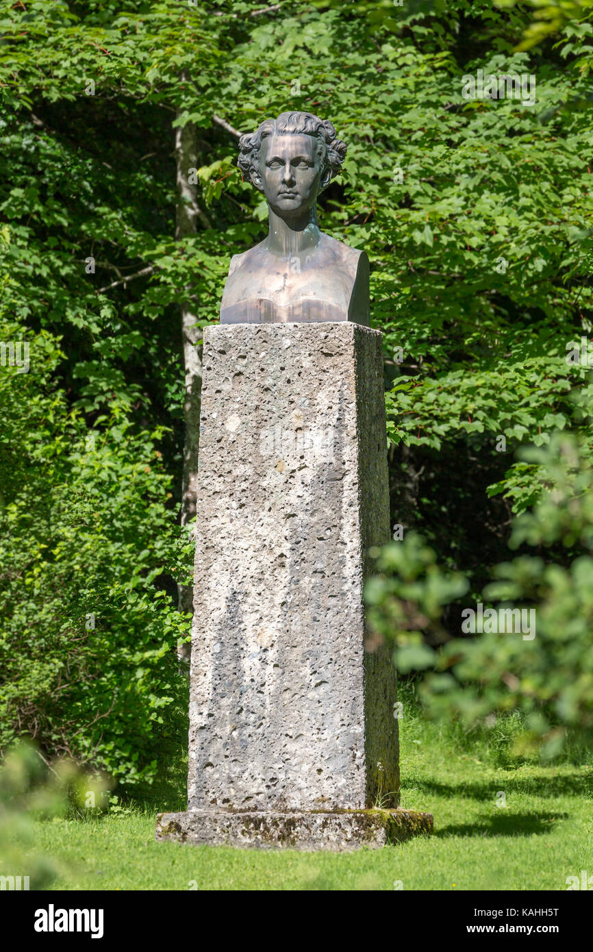 Bronze sculpture Ludwig II, Linderhof Palace, Ettal, Upper Bavaria, Bavaria, Germany Stock Photo