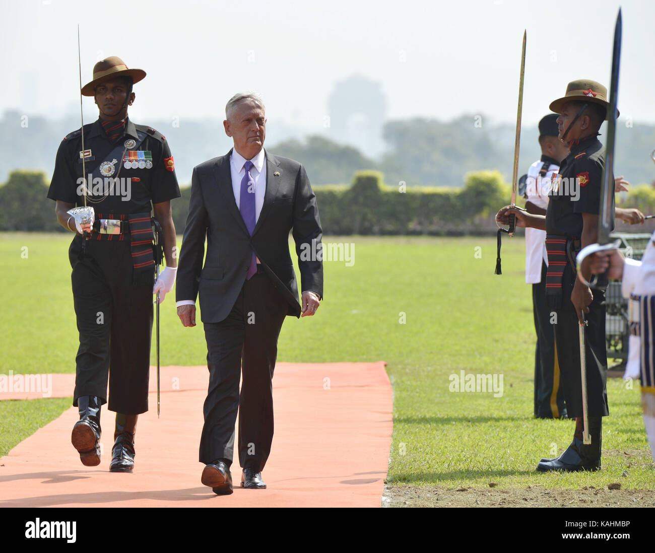 (170926) -- NEW DELHI, Sept. 26, 2017 (xinhua) -- U.S. Defense Secretary Jame Mattis(Front) inspects Indian Guards of Honor outside Indian Defence Ministry upon his arrival in New Delhi, capital of India, on September 26, 2017. Mattis arrived in New Delhi on a two-day visit to India, officials said Tuesday. (Xinhua/Partha Sarkar)(swt) Stock Photo