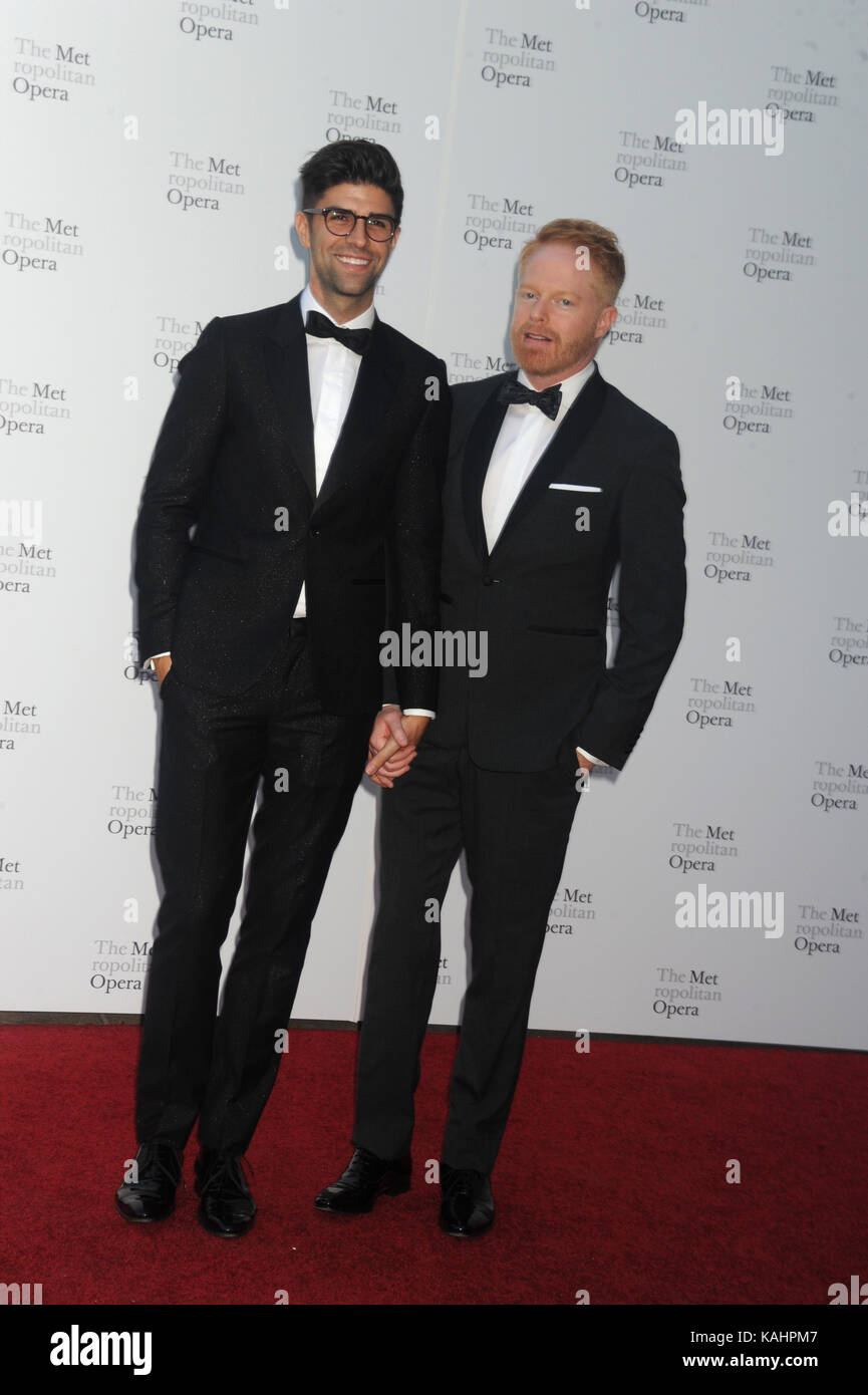 New York, NY, USA. 25th Sep, 2017. Justin Mikita and Jesse Tyler Ferguson attends Metropolitan Opera Opening Night Gala at Lincoln Center on September 25, 2017 in New York City. People: Justin Mikita and Jesse Tyler Ferguson Transmission Ref: MNC1 Must call if interested Michael Storms Storms Media Group Inc. 305-632-3400 - Cell 305-513-5783 - Fax MikeStorm Credit: Aol.Com Www.Storms Media Group.Com/Alamy Live News Stock Photo