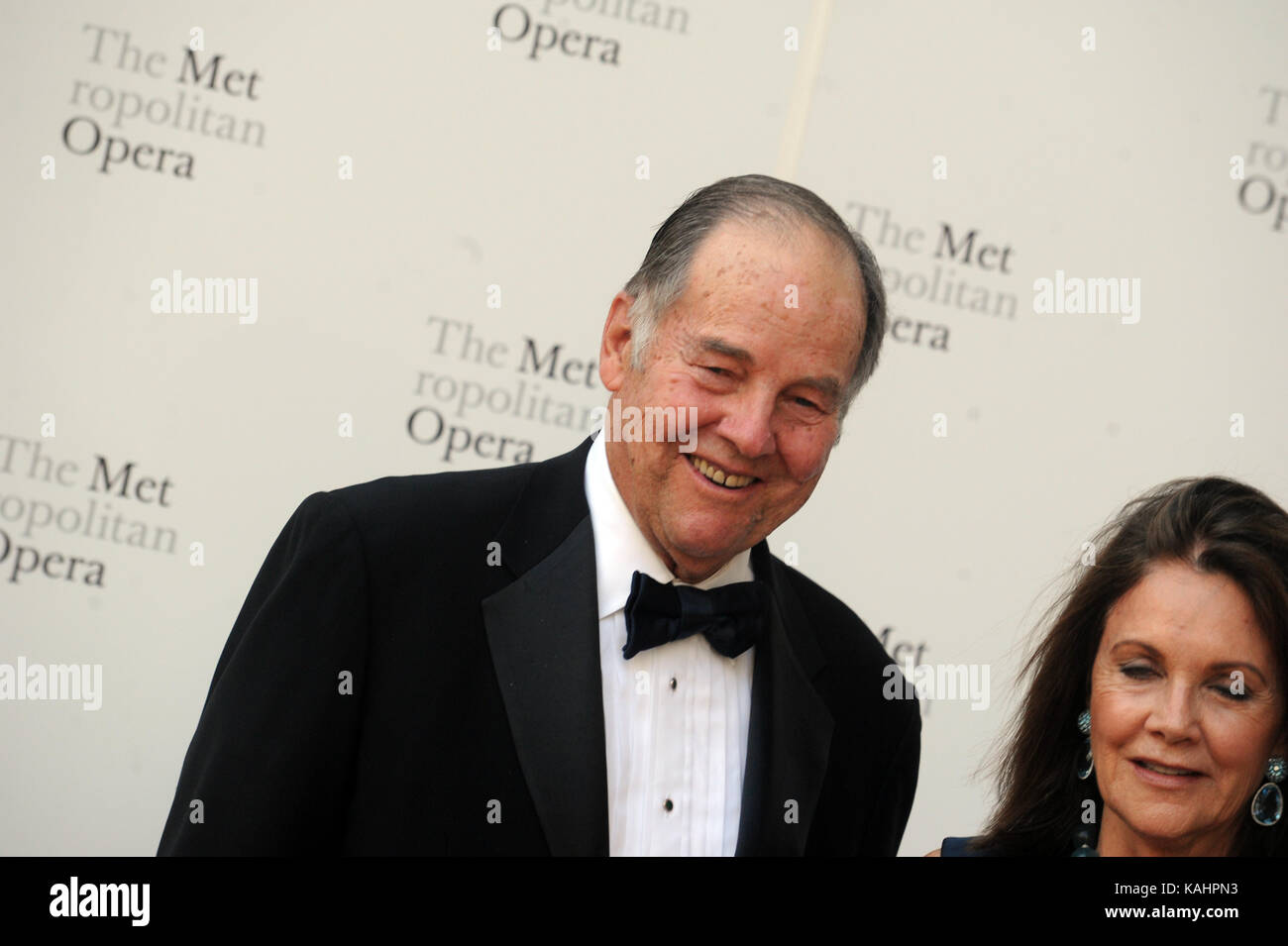 New York, NY, USA. 25th Sep, 2017. Thomas Kean, Susan Braddock attends Metropolitan Opera Opening Night Gala at Lincoln Center on September 25, 2017 in New York City. People: Thomas Kean, Susan Braddock Transmission Ref: MNC1 Must call if interested Michael Storms Storms Media Group Inc. 305-632-3400 - Cell 305-513-5783 - Fax MikeStorm Credit: Aol.Com Www.Storms Media Group.Com/Alamy Live News Stock Photo
