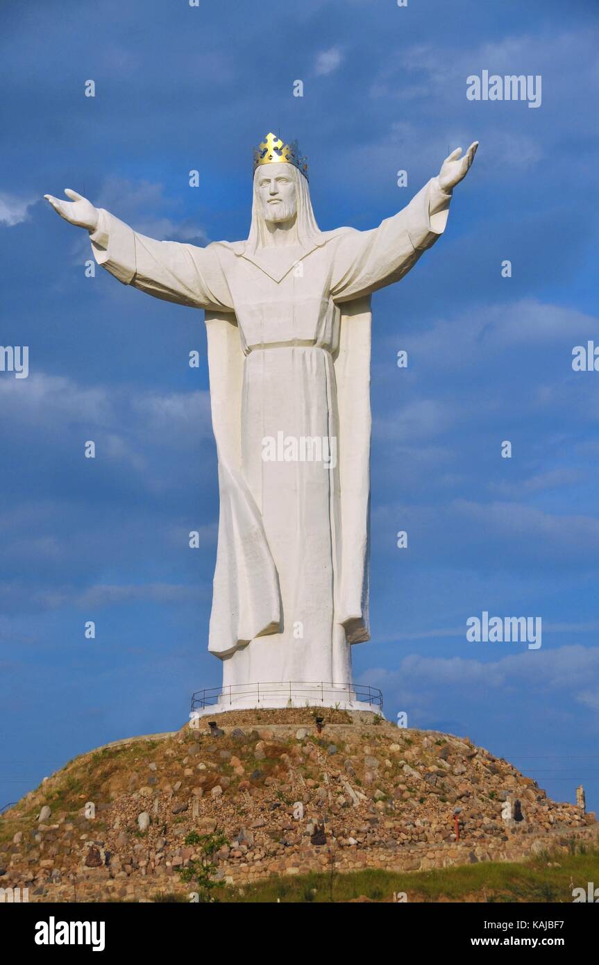 The crowned statue of Christ in Swiebodzin (2010), claimed to be the world