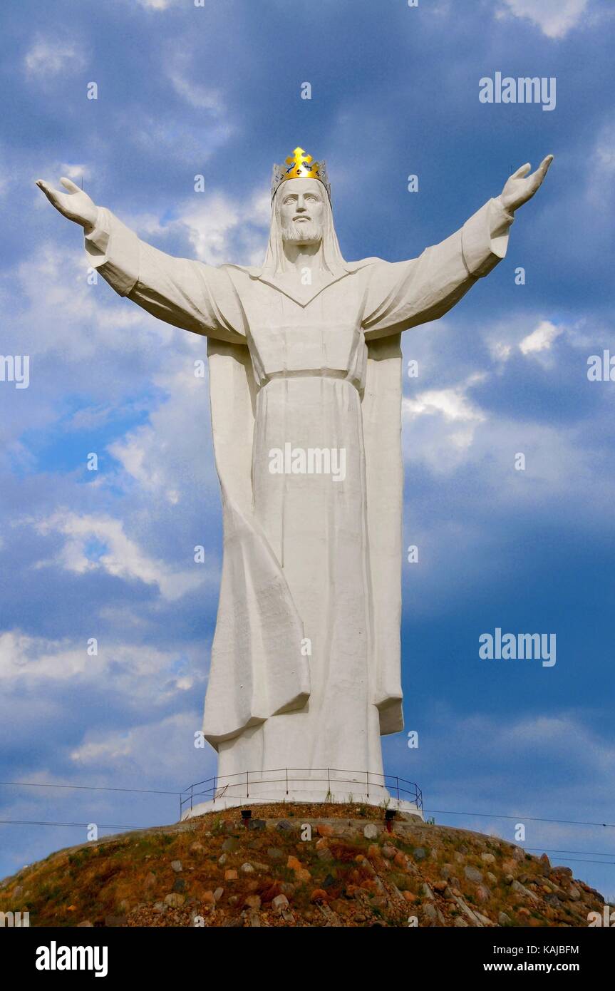 The Crowned Statue Of Christ In Swiebodzin 10 Claimed To Be The Stock Photo Alamy