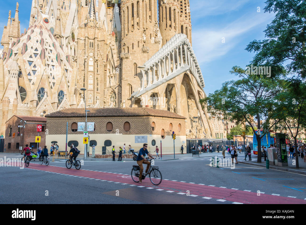 Barcelona, Spain. September 2017: People by bicycle near Sagrada Familia  catholic church, work of architect Antonio Gaudi in Barcelona, Catalonia  Stock Photo - Alamy