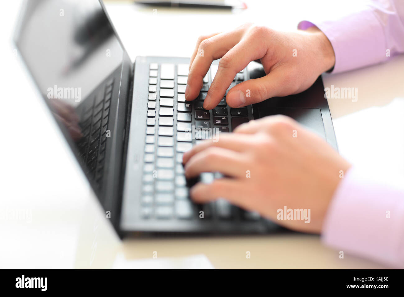 Male hands typing hi-res stock photography and images - Alamy