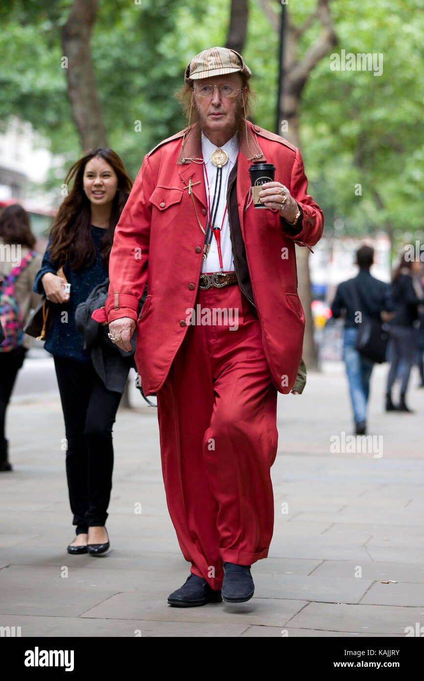 Racing pundit John McCririck arrives at Victory House for his ...