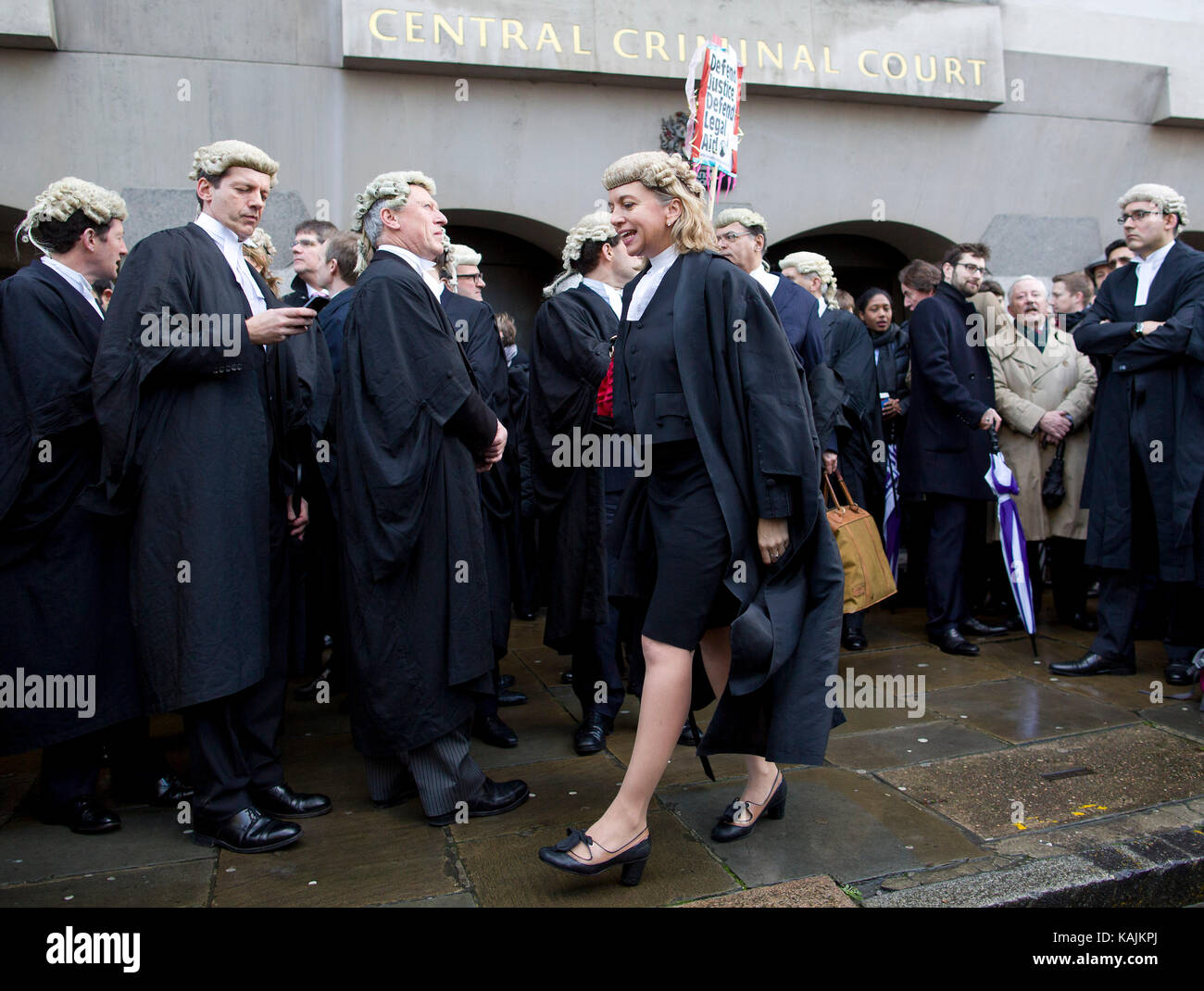 Female barristers in court hi-res stock photography and images - Alamy